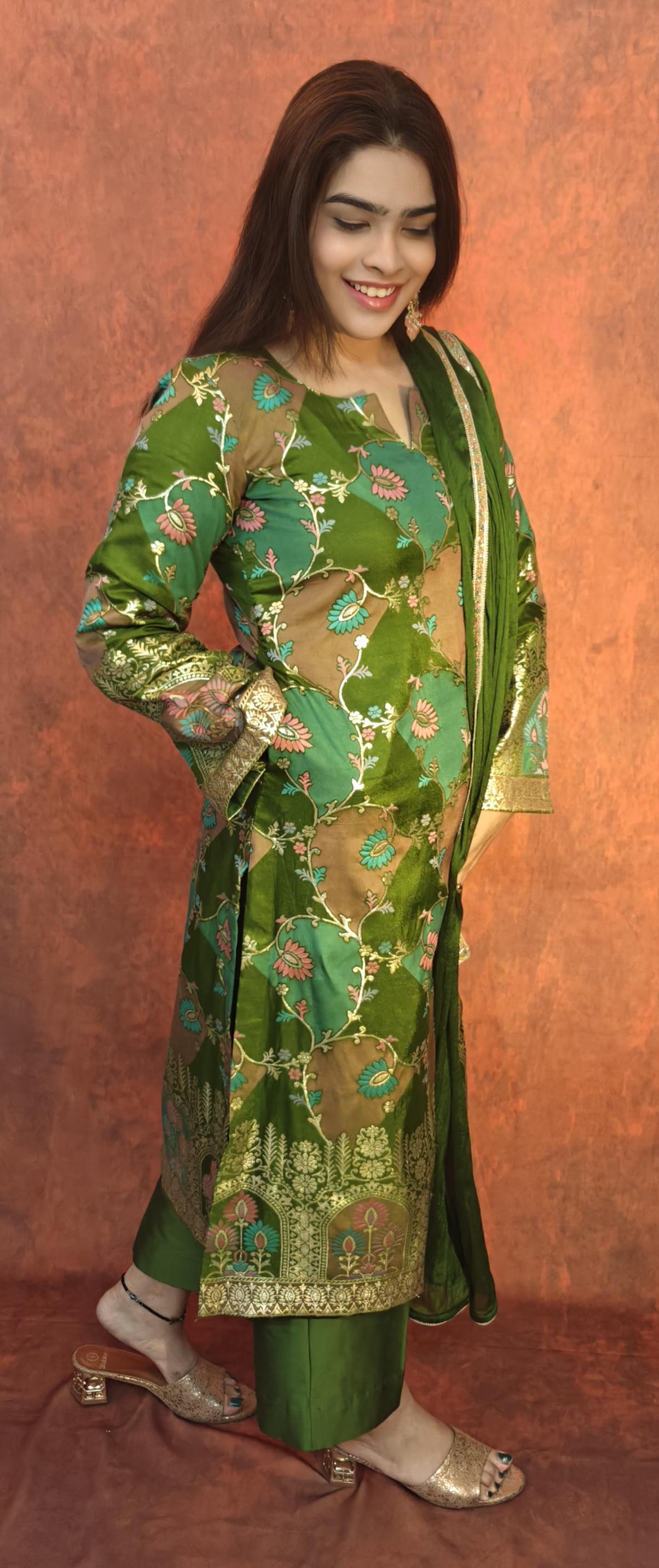 Elegant Green Banarasi Kurta Pant Set