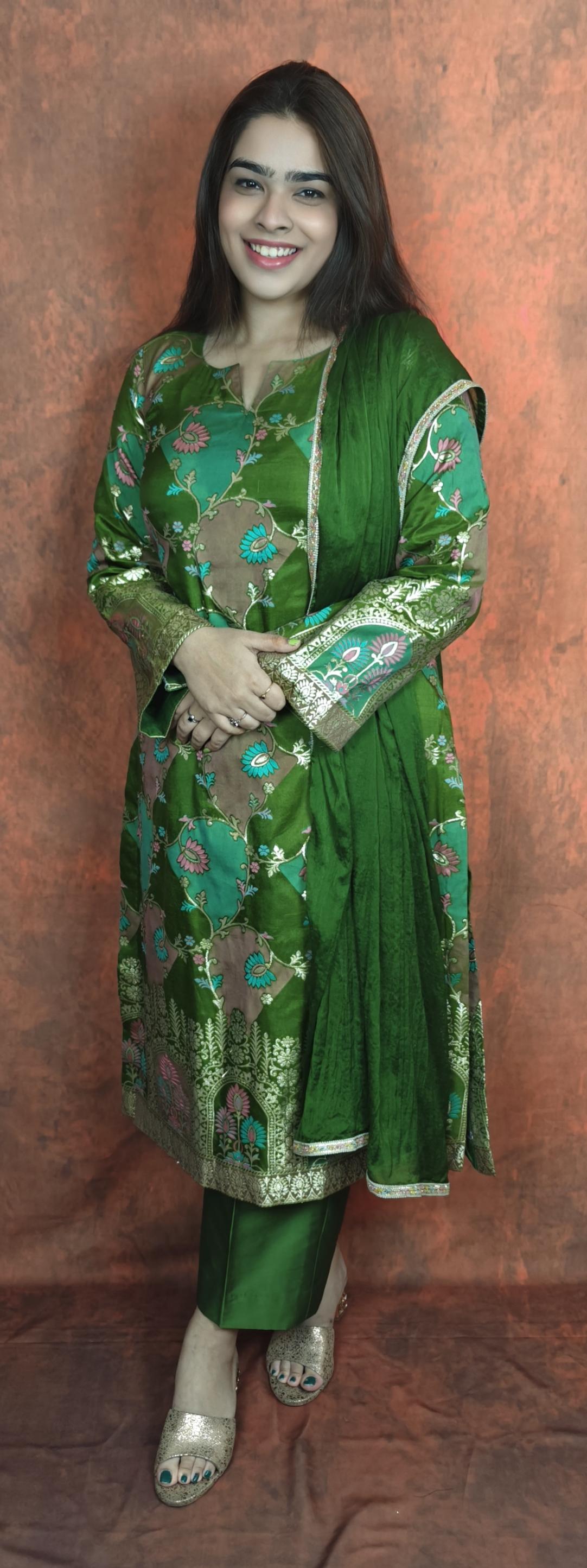 Elegant Green Banarasi Kurta Pant Set