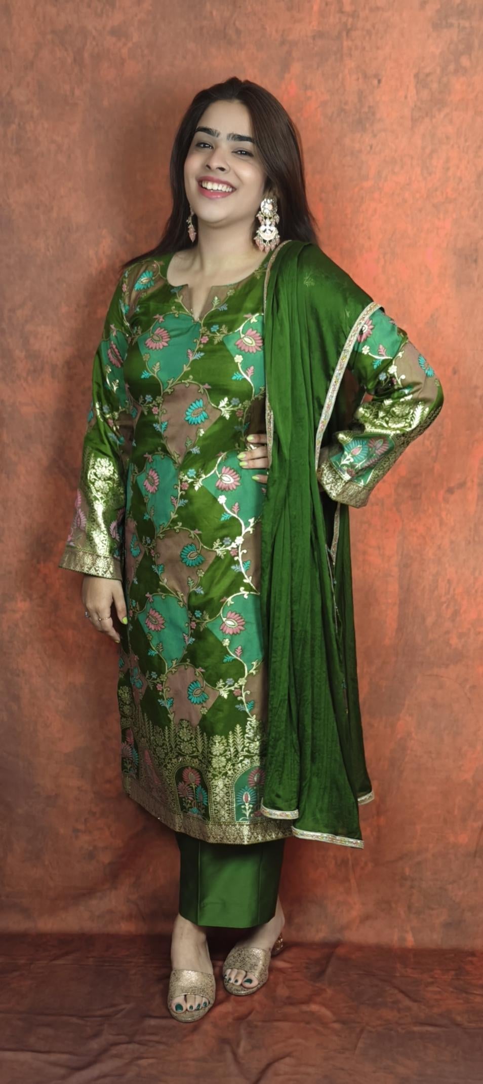 Elegant Green Banarasi Kurta Pant Set