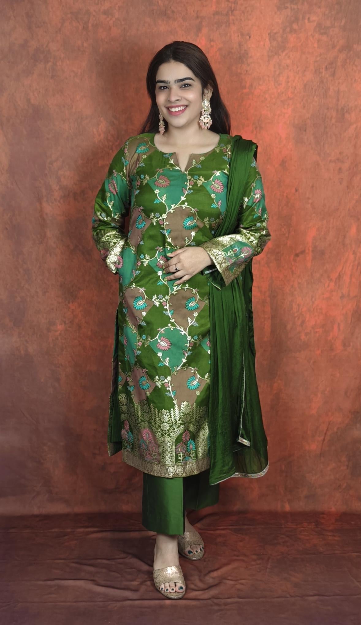 Elegant Green Banarasi Kurta Pant Set